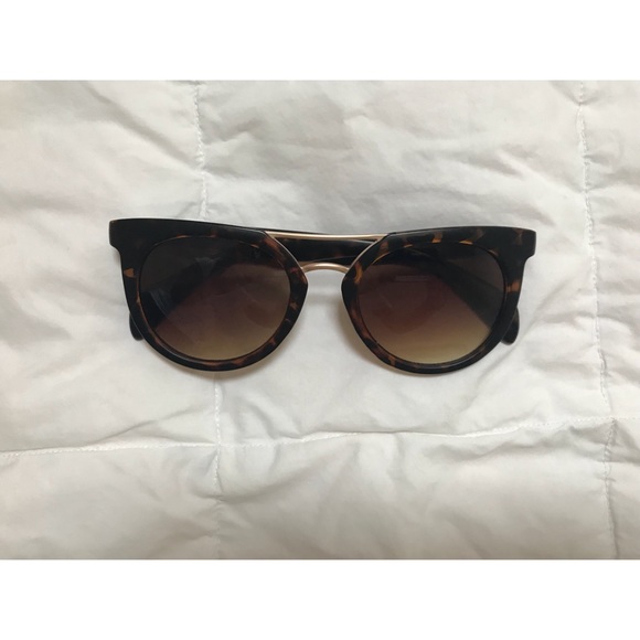 Brown Tortoise Shell Sunglasses - Picture 2 of 4